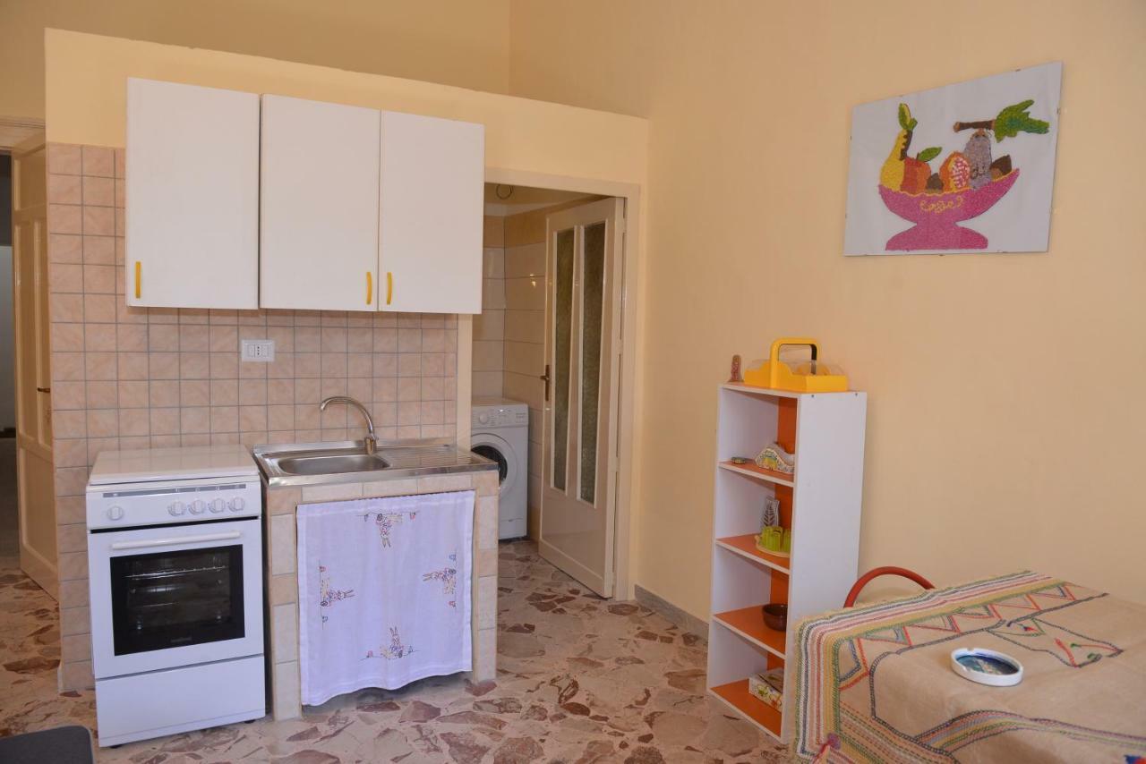 Strada Del Corso Da Alberto Apartment Avola Bagian luar foto